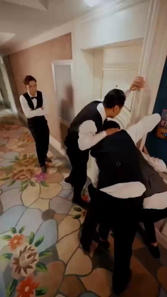 我和七个女神流落荒岛 第1-20集